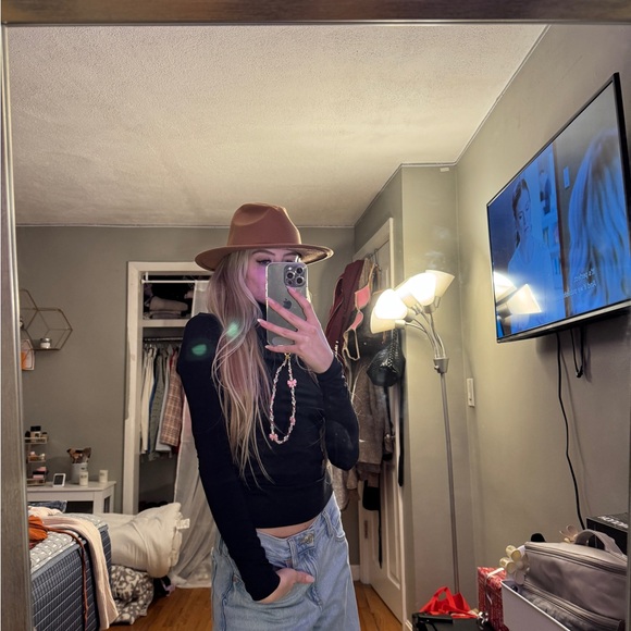 Hat - Picture 4 of 4